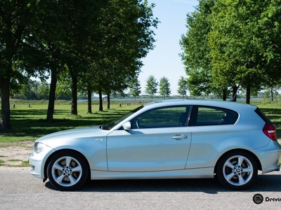 BMW 130i Hatchback E81 | 51.000km | 2 eig. | Schuifd. | 18