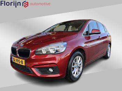 BMW 2-SERIE Active Tourer 220i Essential AUTOMAAT | Trekhaak | Navi | Clima | AdapCruise