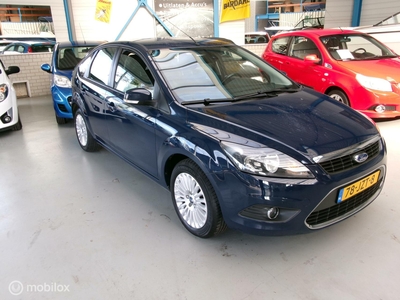 FORD FOCUS 1.8 Trend Flexi Fuel