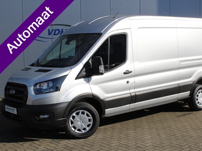 Ford Transit 350 2.0 TDCI L3H2 Trend 170pk Trend. AUTOMAAT ! Net ingereden, uit voorraad leverbaar ! Volautm. airco, metallic lak, lane- en side assist, adaptive cruise cntrl, navigatie by Apple carplay/Android auto cntrl, bijrijdersbank, USB aansluiting