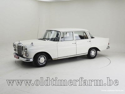 Mercedes-Benz 200 '67 CH3345