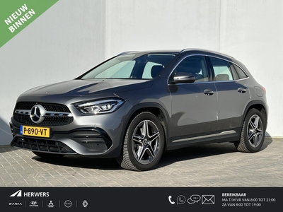 MERCEDES GLA-KLASSE 200 AMG Line / Automaat / Digitaal instrumentenpaneel / Navigatie / Half Leder-Alcantara / Boekjes