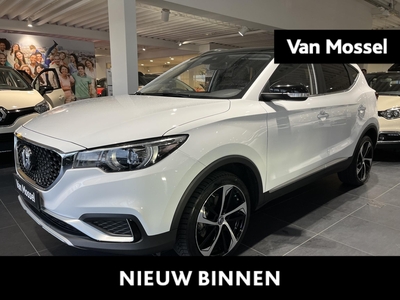 MG ZS EV Luxury 45 kWh 143pk | Leder | Panorama-dak | Stoelverwarming | Navigatie | Apple Carplay & Android Auto | 1e eigenaar | Automaat