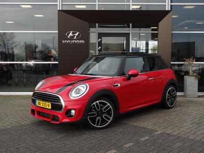 MINI MINI Cooper 1.5 JCW Pakket | AUTOMAAT | SCHUIF-KANTELDAK | STOEL VERWARMING | PDC V + A | VOORRUITVERWARMING