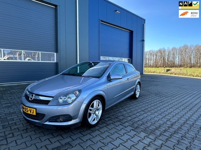 Opel Astra GTC 1.6 T Cosmo Airco