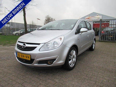 Opel Corsa 1.2-16V Cosmo Volledig Onderhouden