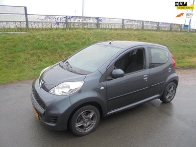 Peugeot 107 Peugeot 107 1.0 benzine 5 deurs airco lmv