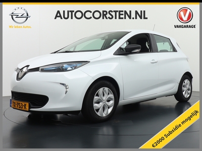 RENAULT ZOE R90 Life 41 kWh 93pk Incl ACCU !! 10795 na SEPP Subsidie -2.000 Subsidie ! Apple Carplay/Android Auto Multi-Media ECC Parkassist-A ESP El.Spiegels+Ramen Dakspoiler EBD ABS ESP WiFi-ready Led Cruise-Control Voice-Command Regen+Licht-Sensor Hill-hold BAS...