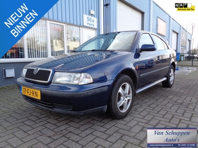 Skoda Octavia 1.8 T SLX Airco APK tot 29-04-2025