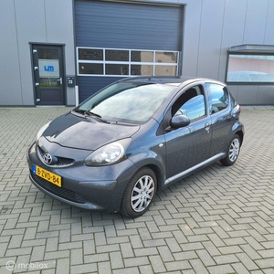 Toyota Aygo 1.0-12V +