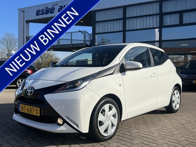 TOYOTA AYGO 1.0 VVT-i 5-Deurs X-play Navigatie Airconditioning Achteruitrijcamera Bluetooth Led Elek. Ramen + Spiegel CV+ Ab NL Auto