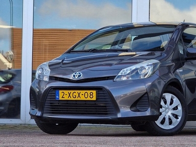 Toyota Yaris 1.5 Full Hybrid Aspiration 100% Dealer onderhouden 2e Eigenaar Mooi!