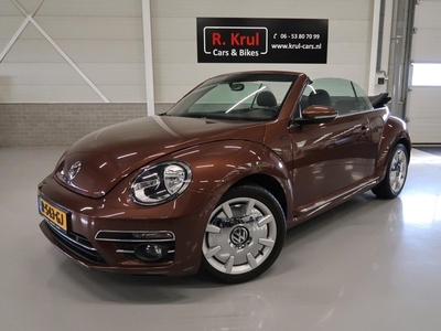 Volkswagen Beetle Cabriolet 1.2 TSI Allstar Navigatie Camera 18 inch Disc velgen Climate Control Stoelverwarming Cruise control Dark Bronze metallic Parkeersensoren v/a Half Leer Elektische kap Boekjes 2 nieuwe banden