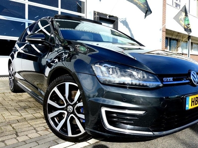 Volkswagen Golf 1.4 TSI GTE LED/PDC/CAMERA/LMV-18/NAVI/PANO