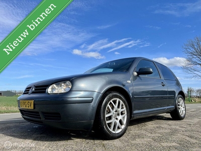 Volkswagen Golf 2.0 Highline, BJ 2004, Leer, APK Mrt 2025