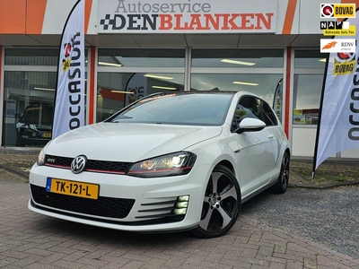 Volkswagen Golf 2.0 TSI GTI 211pk 3drs BJ.2015 / Xenon / Panoramadak / Leder / Camera / 18