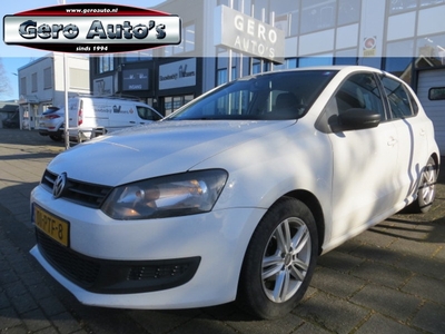 VOLKSWAGEN POLO 1.6 TDI Trendline 5 deurs lmv trekhaak airco ,4 elec ramen rijd prima