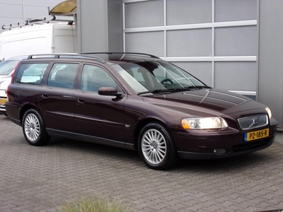 Volvo V70 2.4D Summum Leer/Clima/Cruise!!