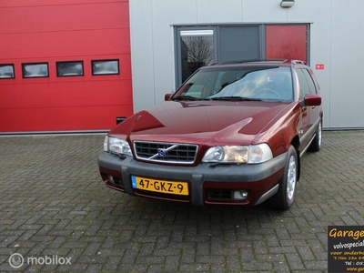 Volvo V70 Cross Country 2.4 T Prestige Line automaat 7 Perssons 3,e zitrij . A.U.B. lees tekst .