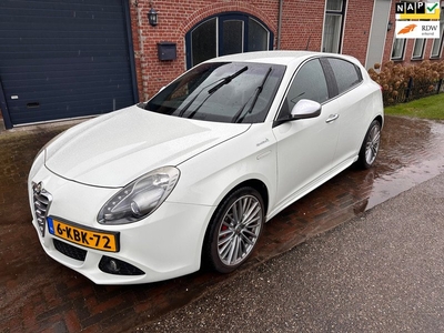 Alfa Romeo Giulietta 1.4 T Business Executive Automaat apk t/m 17-04-2025