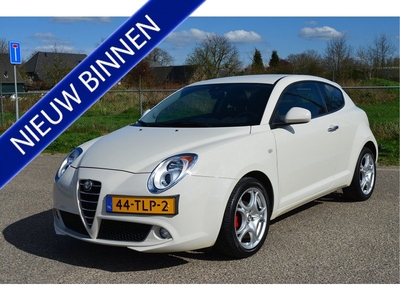 Alfa Romeo MiTo 1.4 Distinctive | Climate Control | Cruise Control | PDC | 17 Inch. LM. VERKOOP TELEFONISCH BEREIKBAAR 040-2240080