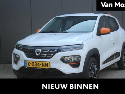 Dacia Spring Comfort Plus 45Pk (Orange Pack) 27 kWh | Apple & Android Carplay | Navigatie | €2000,- Subsidie Mogelijk | Parkeersensoren Achter & Camera | DC Snellader 30Kw | Airco | Bluetooth Telefoonvoorbereiding |