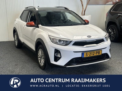 Kia Stonic 1.4 MPi automaat NAVIGATIE CRUISE CONTROL APPLE CARPLAY/ANDROID KEYLESS GO STUUR EN STOELVERWARMING ACHTERUITRIJCAMERA ZEER MOOI !! LOCATIE 1001