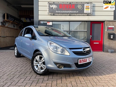 Opel CORSA 1.2-16V Essentia