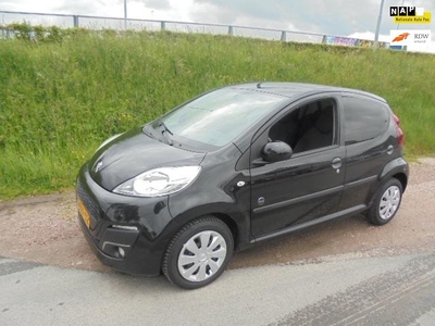 Peugeot 107 Peugeot 107 1.0 benzine 5 deurs met airco led