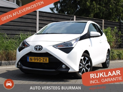 Toyota Aygo 1.0 VVT-i 73PK 5DRS Automaat Achteruitrijcamera, Airco, Centrale vergrendeling, Lichtmetalen velgen