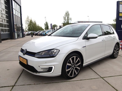 Volkswagen Golf 1.4 TSI GTE ACC, Trekhaak, Camera, NL auto, NAP LENTE UITVERKOOP!