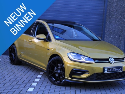 Volkswagen Golf R-Line DSG 150 pk | Panoramadak | Digitaal display | Full LED matrix | Apple Carplay | Bom- en bomvol