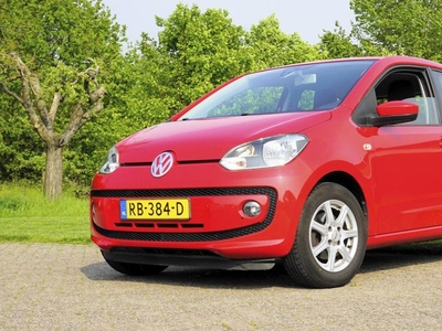 Volkswagen Up! 1.0 move up! BlueMotion Navigatie cruisecontrol parkeersensoren