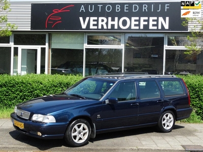 Volvo V70 2.4 Europa - AUTOMAAT - APPLE-CARPLAY - CLIMATE / CRUISE CONTR - TREKHAAK.