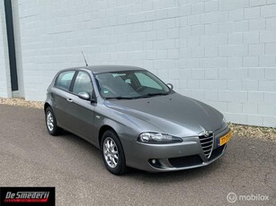 Alfa Romeo 147 1.6 T.Spark Blackline II