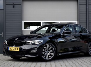 BMW 3 Serie 320i M Sport | Harman/Kardon | Camera | Apple Carplay/Android Auto | Sfeerverlichting | Live Cockpit Pro | Lederen Bekleding | NL-Auto |