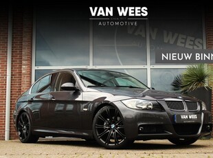 ➡️ BMW 3-serie 325i E90 Sedan Executive | 218 pk | 6 cilinder | M-pakket | 19 inch | Youngtimer |