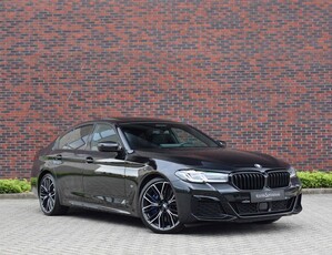 BMW 5 Serie 530d xDrive *Vierwielbesturing*Dak*head-up*trekhaak*