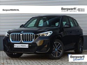 BMW iX1 xDrive30 M-Sport - Stoelverwarming - Camera - Navigatie - Bluetooth