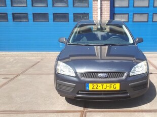 Ford Focus 1.4-16V Ambiente *airco*