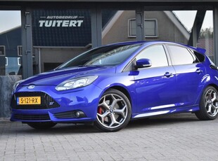 Ford Focus 2.0 EcoBoost ST-3 | RECARO | STOELVERWARMING | ST | KEYLESS