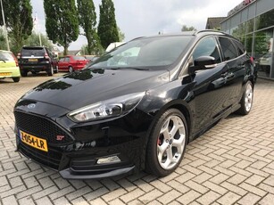 Ford FOCUS Wagon 2.0 ST3 | LEDER | CAMERS | BI-XENON | ST | NAVI