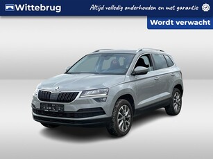 Škoda Karoq 1.0 TSI Clever Keylress / Navigatie / Parkeersensoren / LED / App-connect / 17