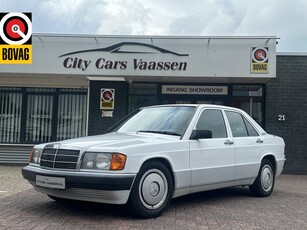 Mercedes-Benz 190 2.0 E 122 pk in zeer nette staat stuurbekrachtiging schuif-kantreldak radio cd speler