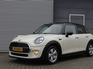 MINI Mini 1.5 Cooper Business I 5 DEURS I AUTOMAAT I PANO.DAK I NAVI I PDC