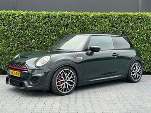 Mini Mini 2.0 John Cooper Works Chili, REBEL GREEN, PANORAMADAK, HARMAN KARDON, JCW PRO ALCANTARA, CARBON