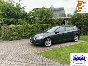 Nette sportieve Volvo V60 1.6 D2 Momentum bj 2012