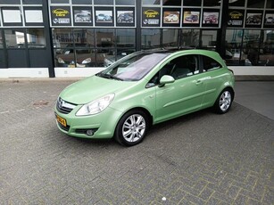 Opel Corsa 1.2-16V Cosmo Automaat