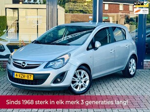 Opel Corsa 1.4-16V BlitZ Cosmo 101PK 5 deurs! NL AUTO NAP! Navi l Cruise l PDC l Airco l MTF-stuur! Dealer OH l TOPSTAAT!