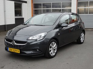 Opel Corsa 1.4 Favourite Airco, cruise controle, navigatie, licht metalen velgen, parkeersensoren, enz.